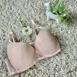 Super cute pastel pink lacy sexy 34C lingerie bra